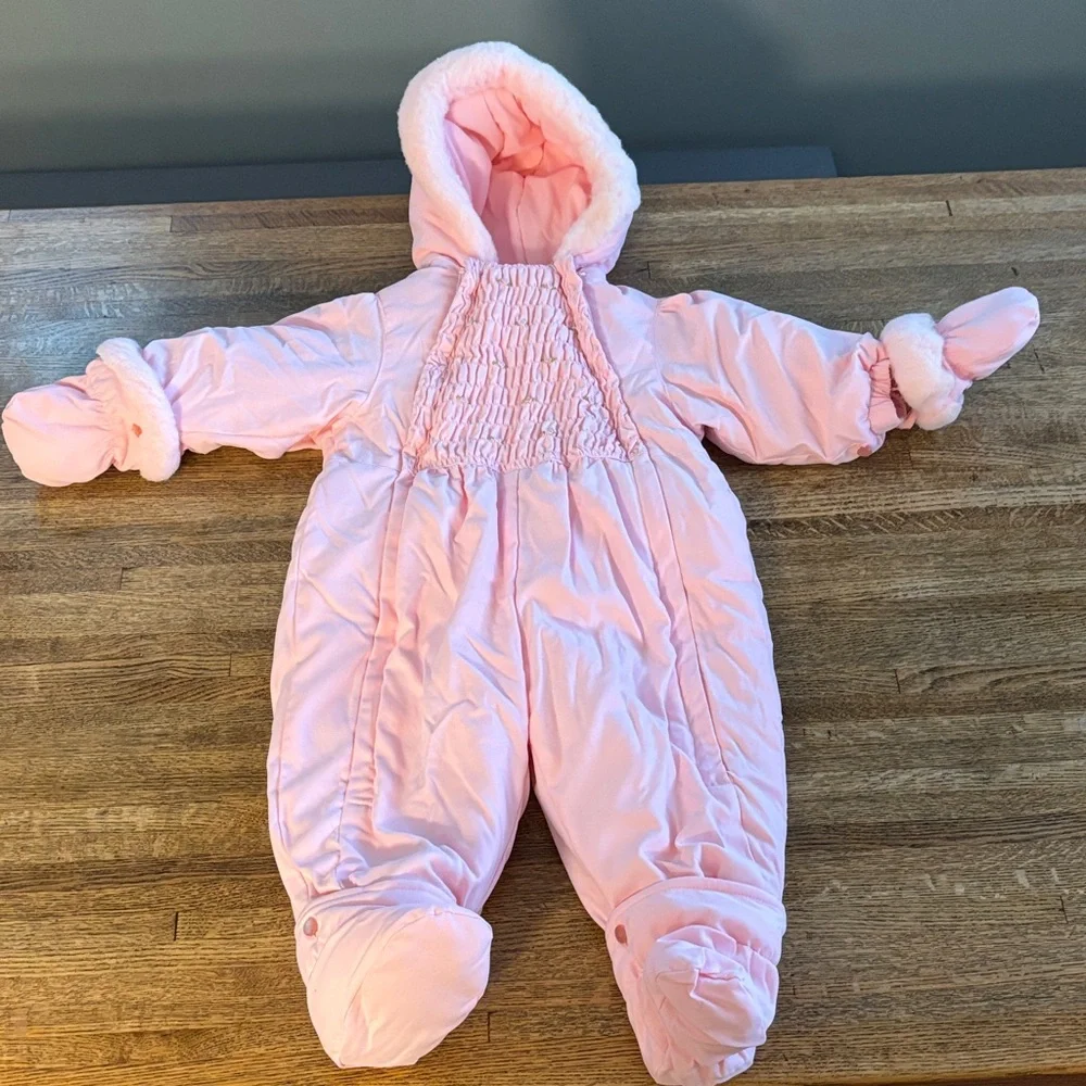 La Petite Rothschild Size 18 M Adorable Pink Snowsuit with Mittens and Booties - Picture 13 of 13